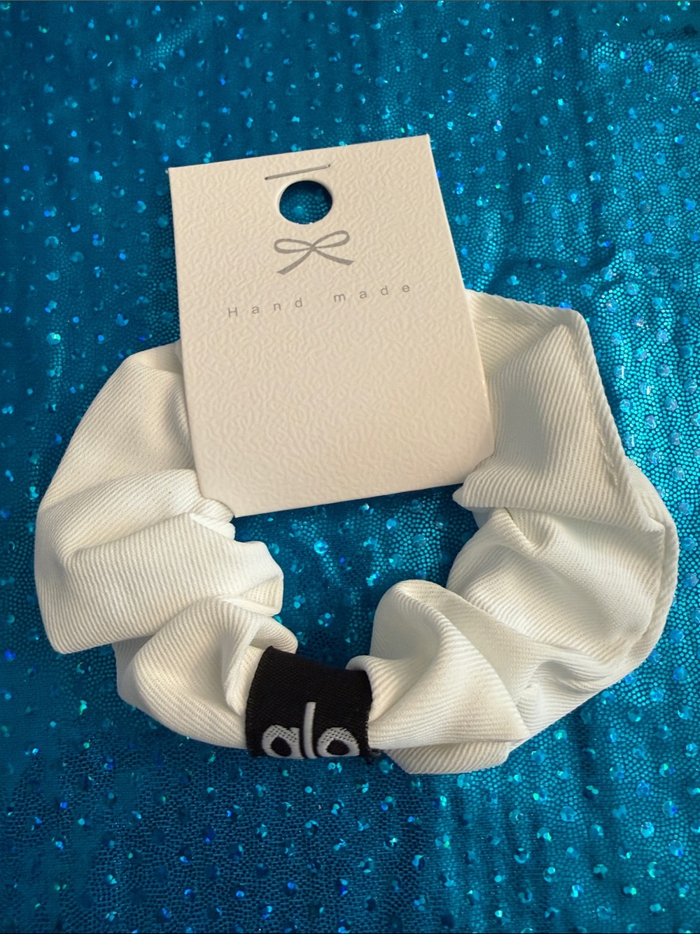 ALO Yoga Inspired White Fabric Scrunchie (OS) - Picture 3 of 4